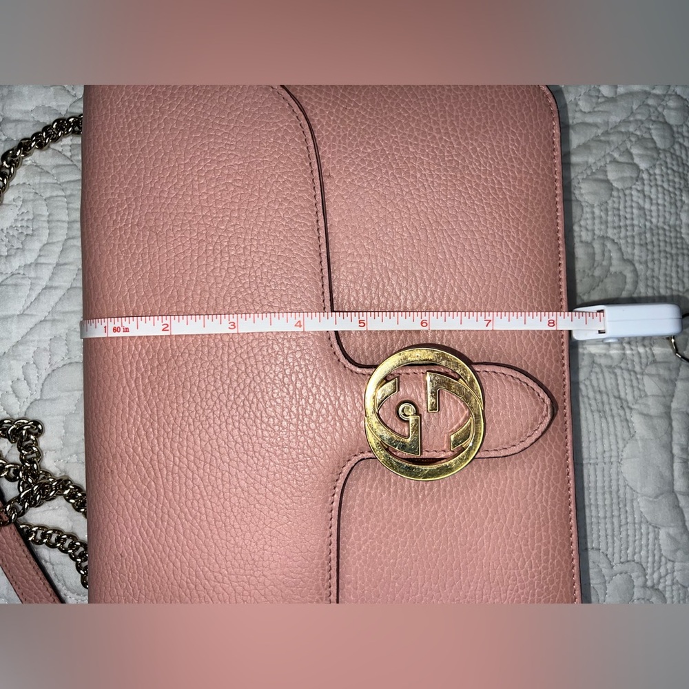 Gucci Medium Interlocking Crossbody Bag - image 5